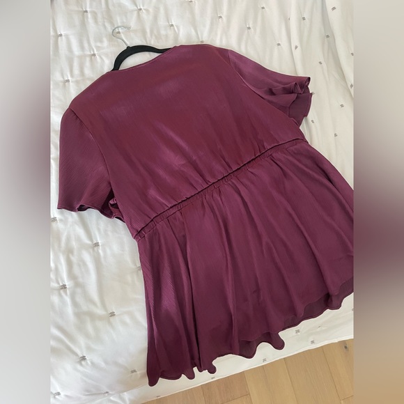 Torrid grape purple shiny gauze surplice babydoll blouse size 2 (2x) - Picture 6 of 10